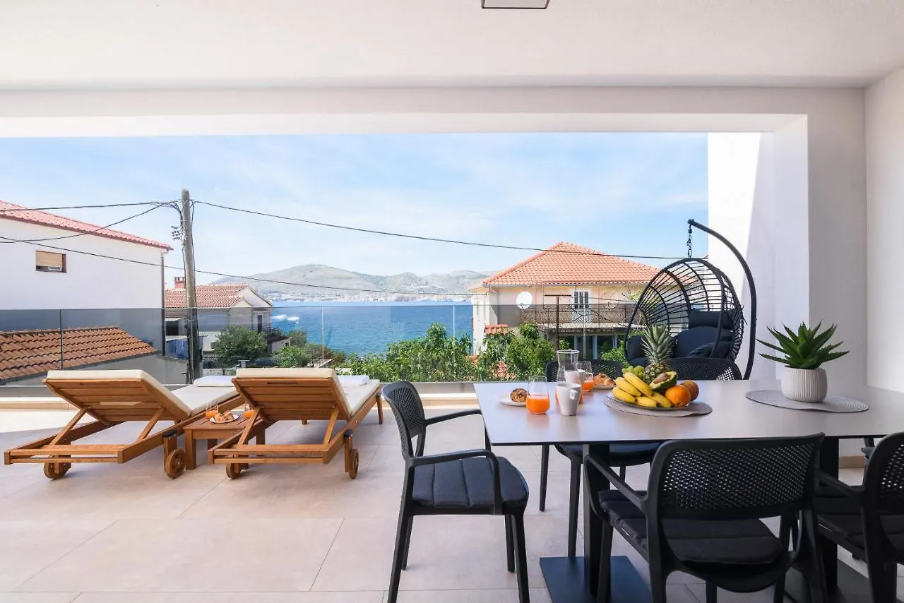 Luxury Apartments Lelu Trogir 0*,