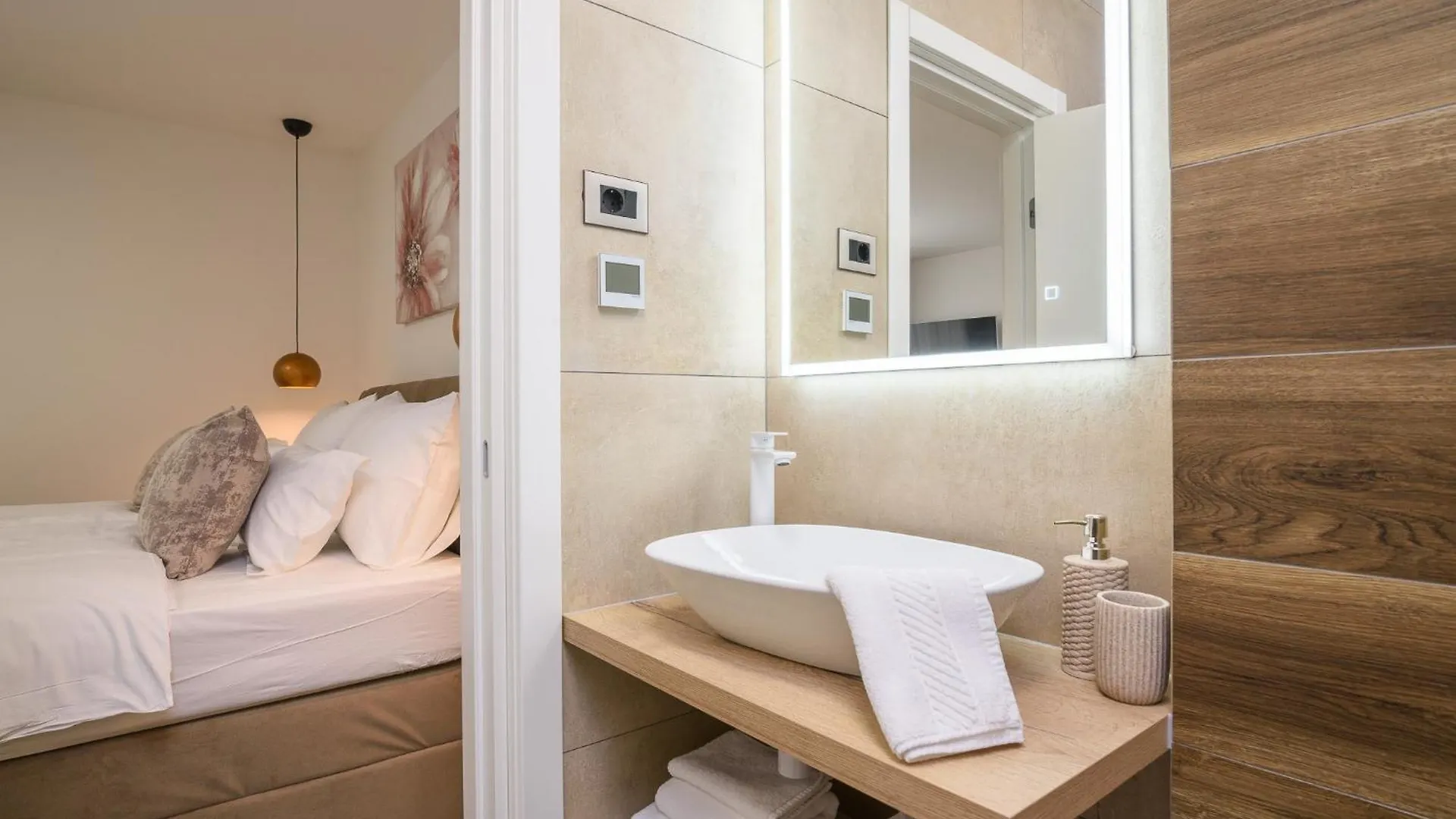 Luxury Apartments Lelu Trogir 0*,