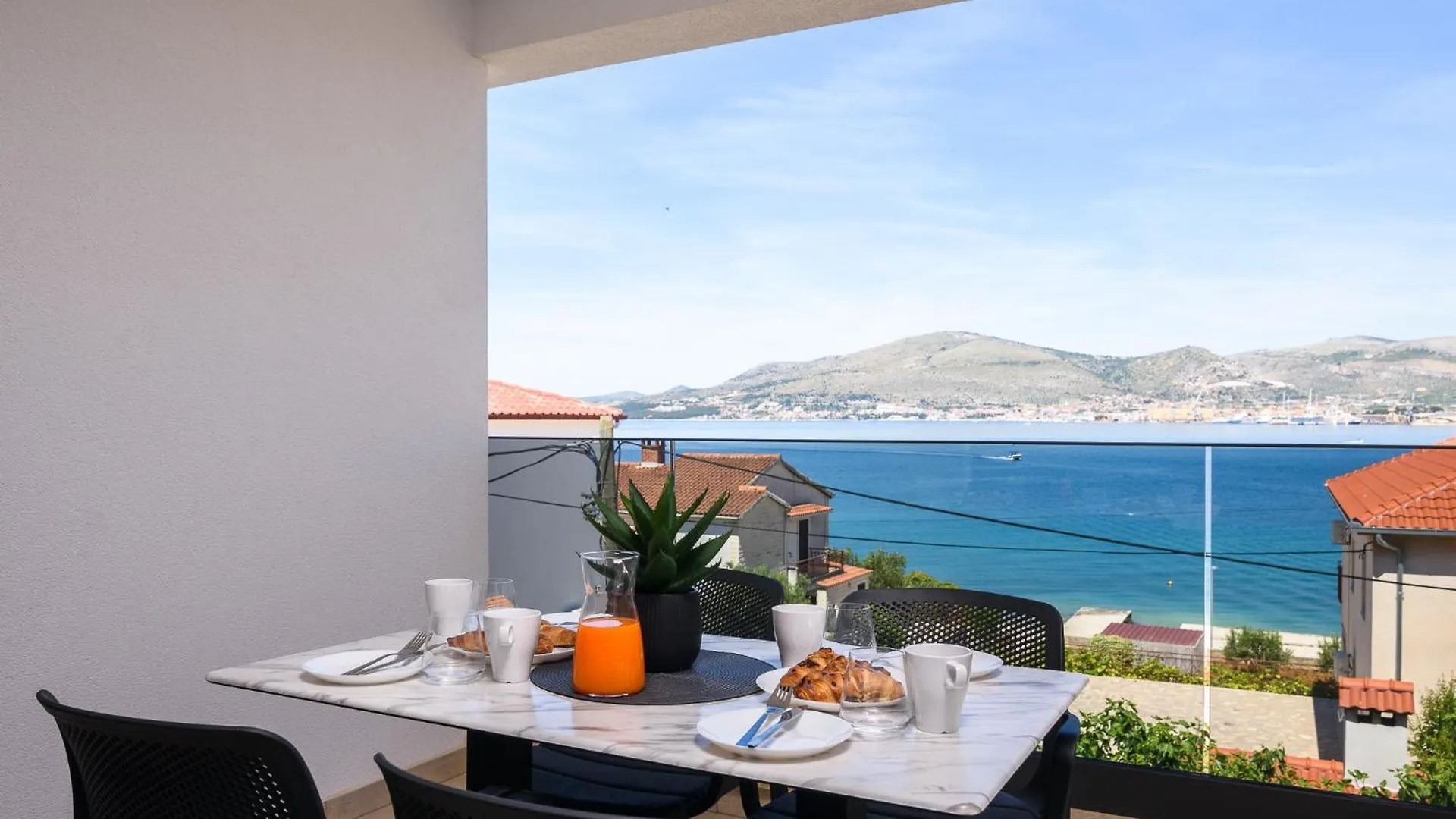 Luxury Apartments Lelu Trogir 0*,